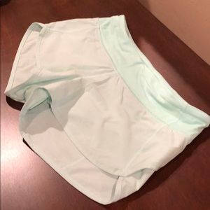 Lululemon Speed Shorts size 6